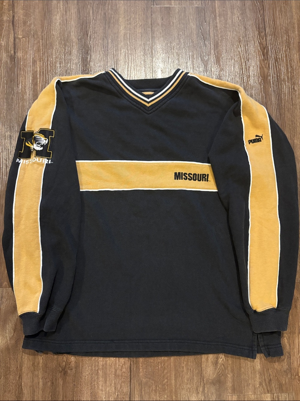 Y2K puma University of Missouri men’s medium crewneck sweatshirt